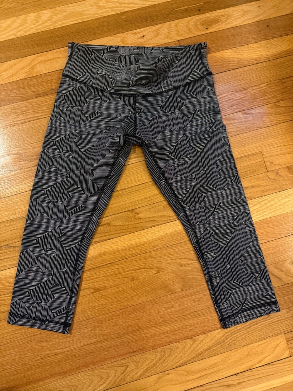 Lululemon Wunder Under Crop III leggings